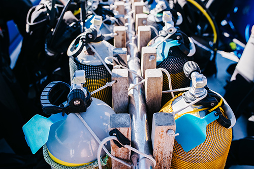Diving tanks and regulators